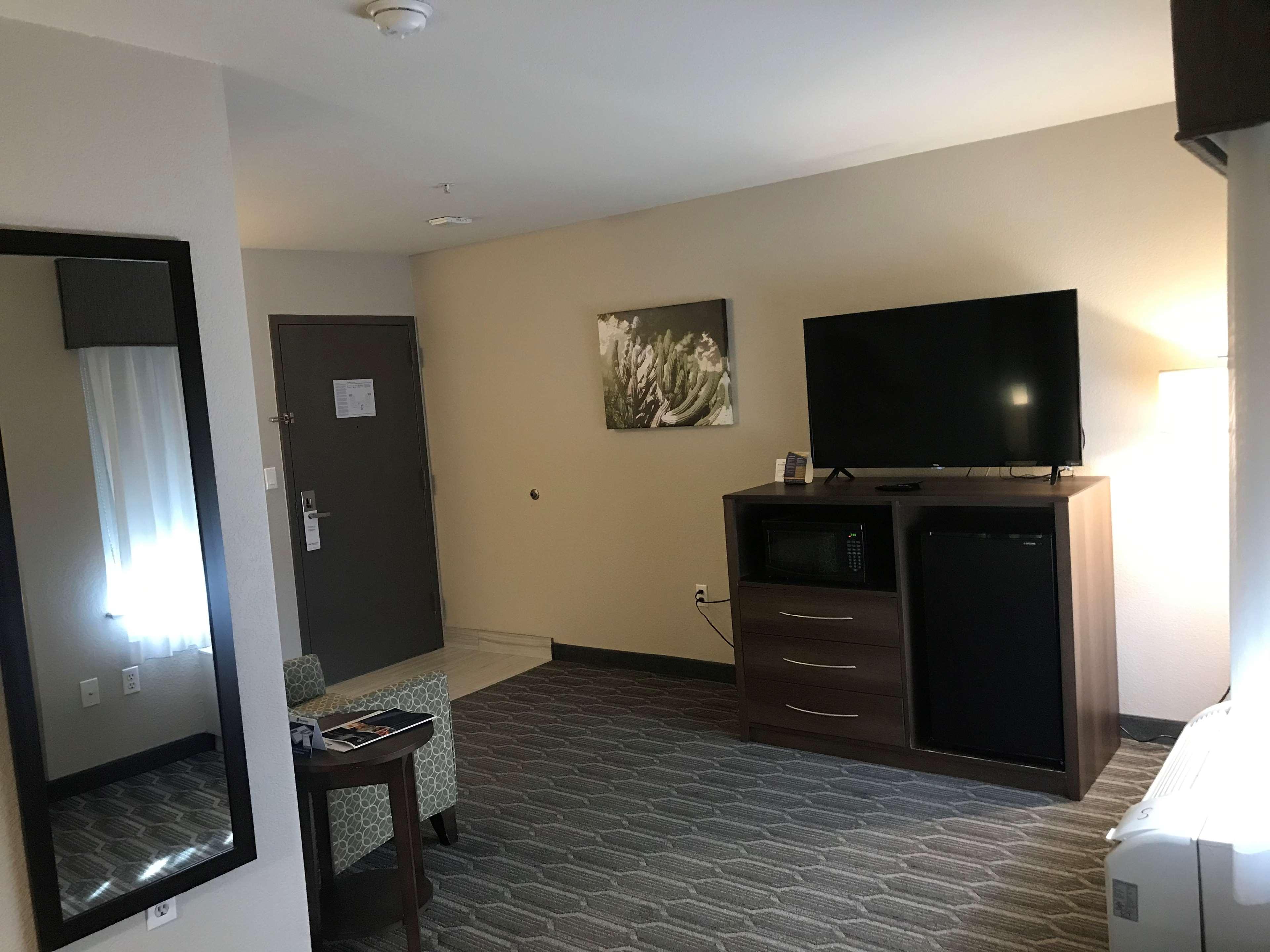 Best Western North Phoenix Hotel Exterior photo