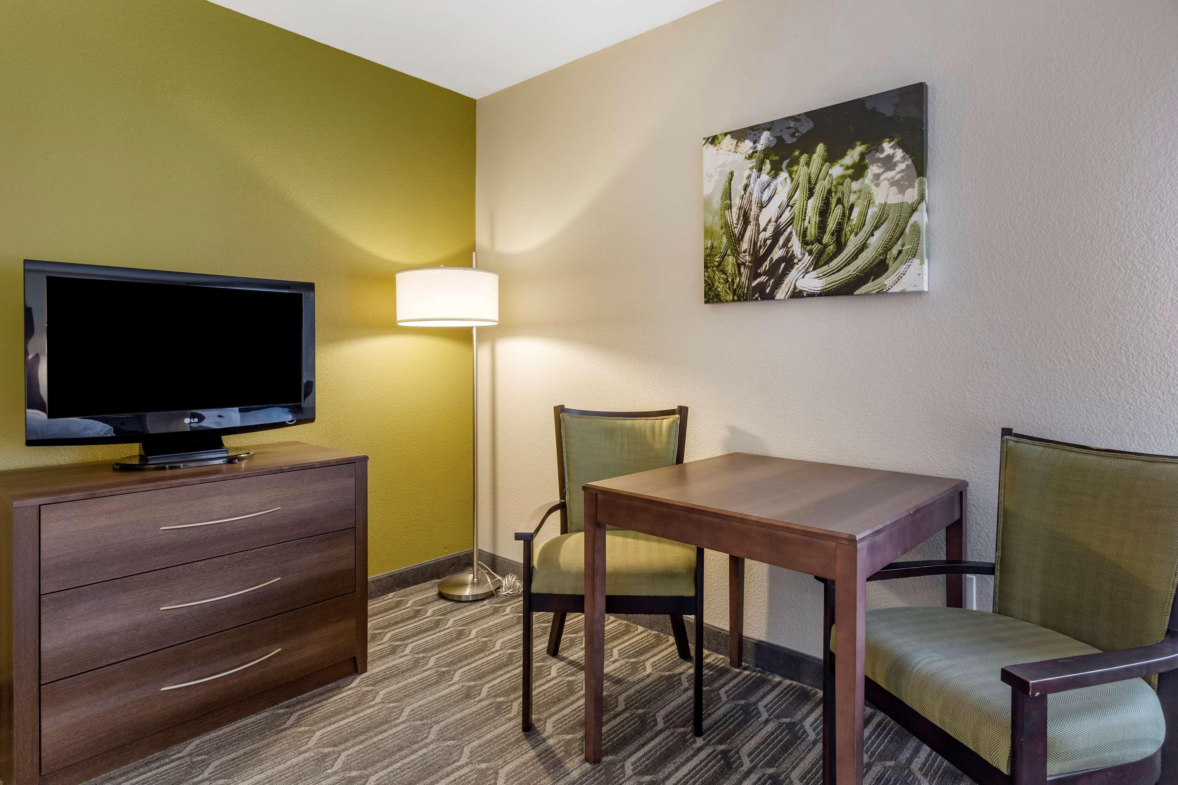 Best Western North Phoenix Hotel Exterior photo